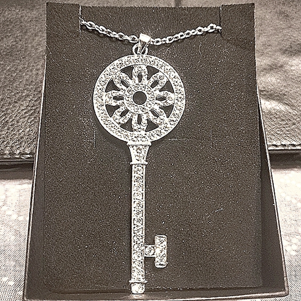 NEW Silver Key Crystal rhinestone Pendant Necklace 18"-22" Chain Zirconia NWT